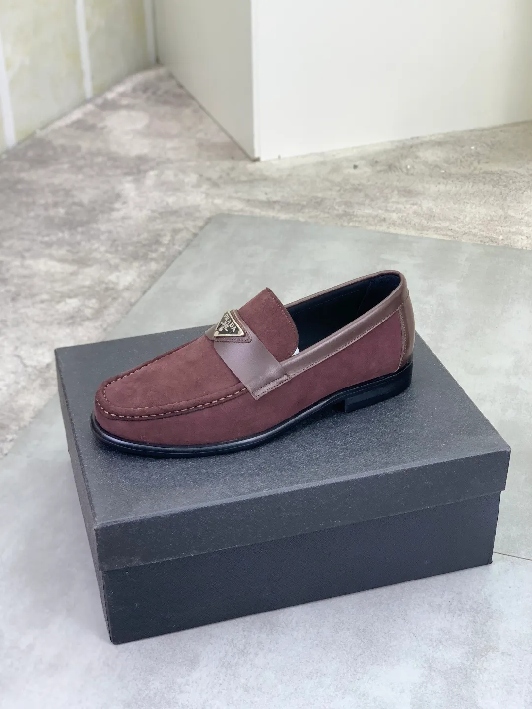 Men's men's shoes P560 new style 💰 💎💎💎 water-dyed cow lining original order quality PRADA —🆘.Prada original order purchasing, high-end business leather shoes, fabric: imported from Italy calfskin ➕ water-dyed cow lining / cowhide lining ➕ special original outsole, fine workmanship, real thing ^_^ Photographed 🎬size: 38-45